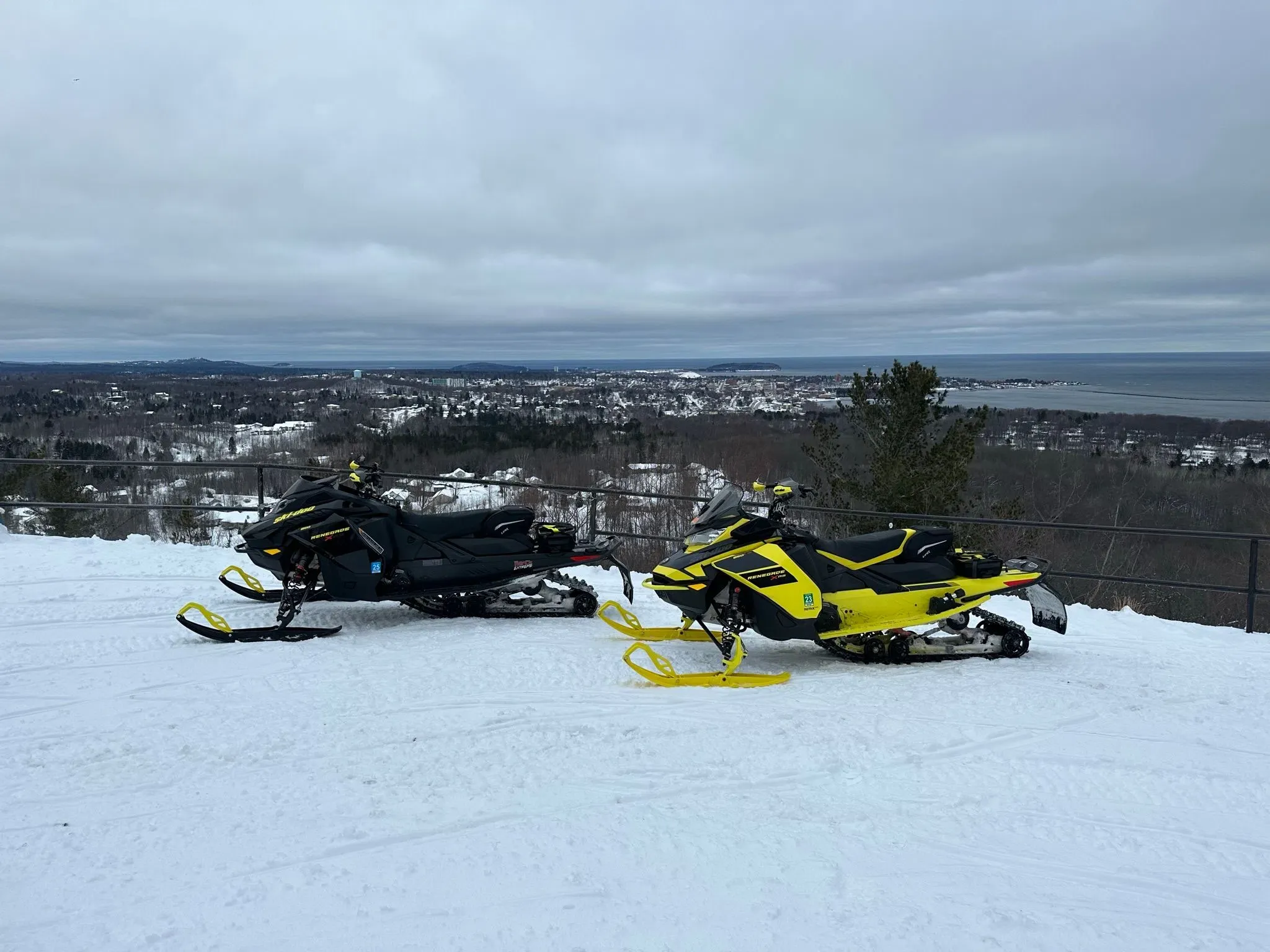 Motoneige de haute performance en plein hors-piste